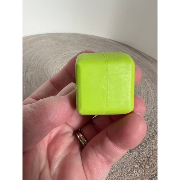 Vintage Fisher-Price Little People Lime Green Suitcase - Picture 5 of 6